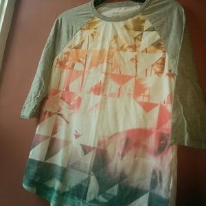 Quarter sleeve shirt